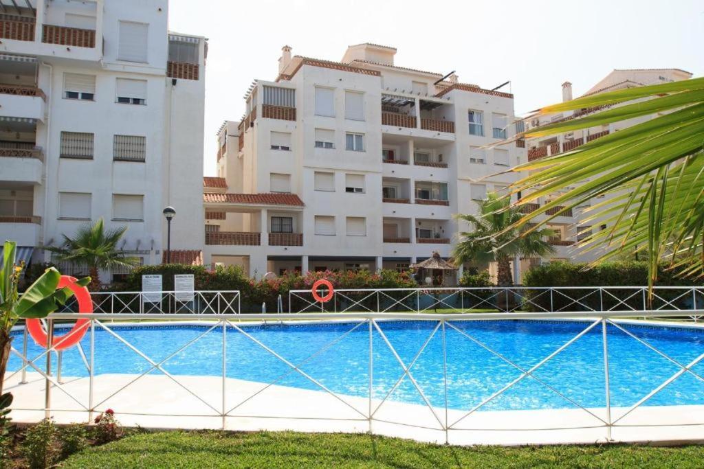 2Bdr Sunny Apartment With Pool And Private Parking In Benalmádena Extérieur photo