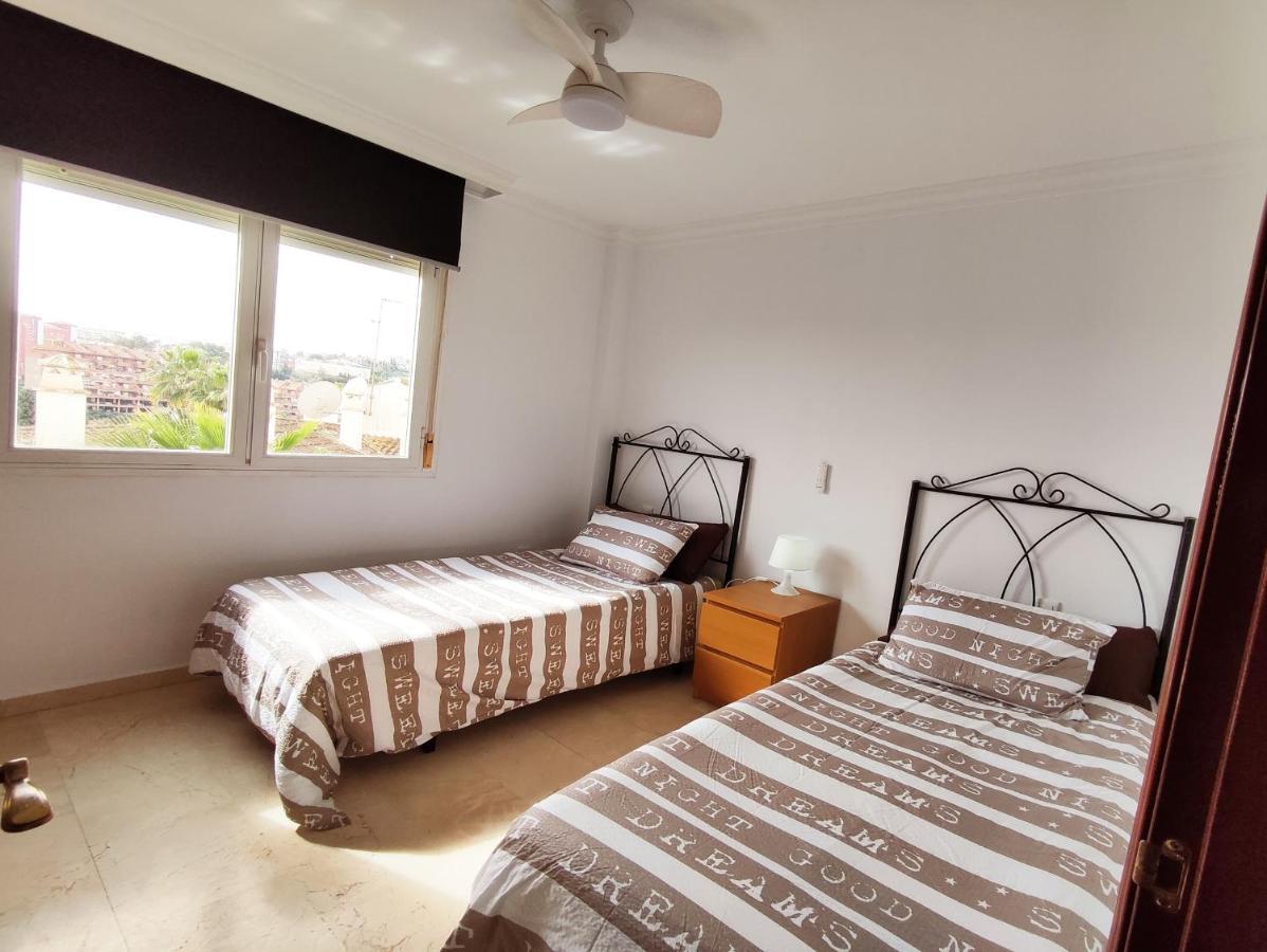 2Bdr Sunny Apartment With Pool And Private Parking In Benalmádena Extérieur photo
