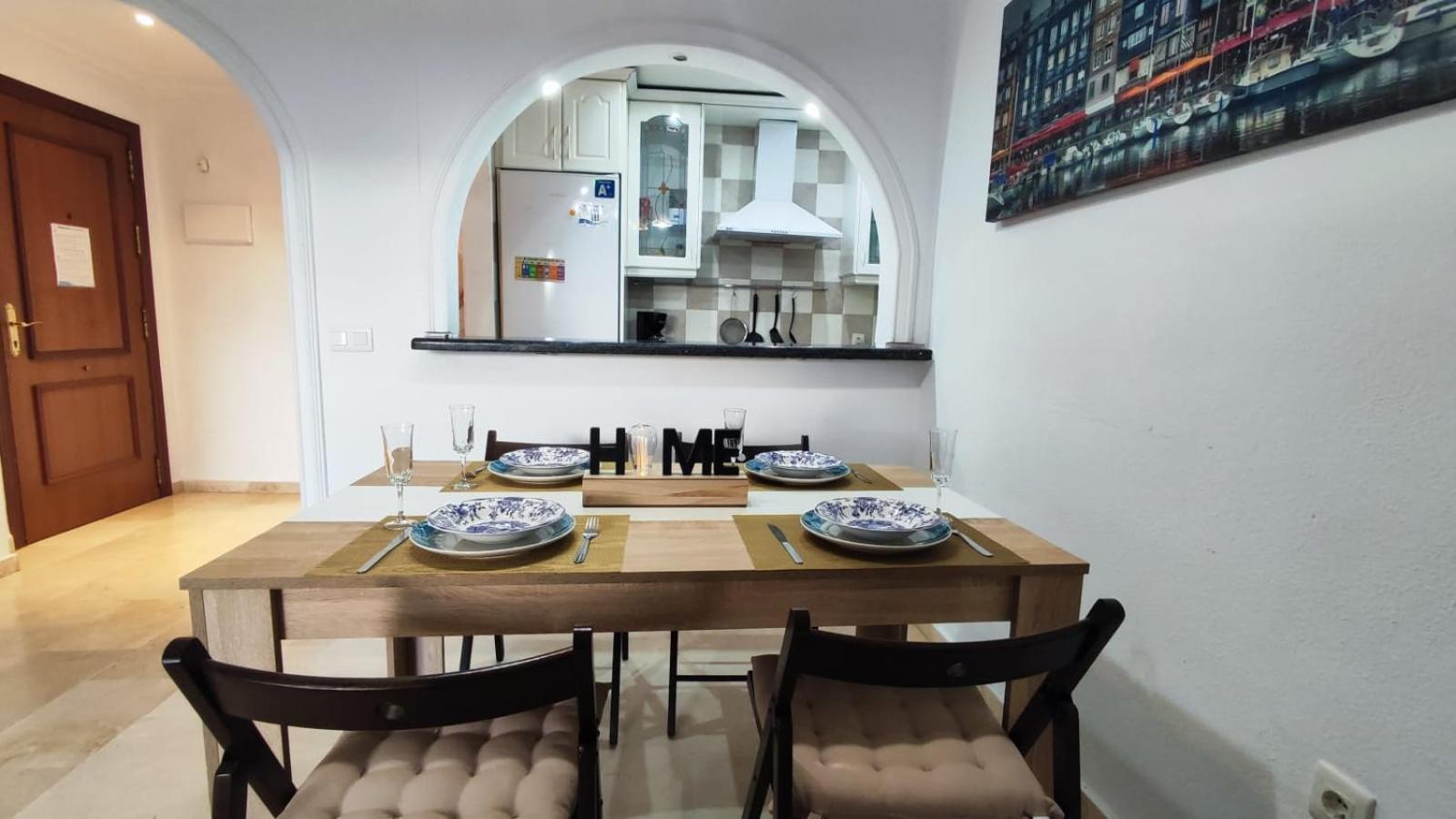 2Bdr Sunny Apartment With Pool And Private Parking In Benalmádena Extérieur photo
